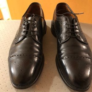 Allen Edmonds Men's Black Cap Toe 8D